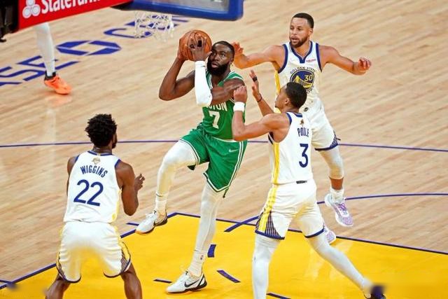 12分！布朗尼打出夏联最佳一战 助湖人获首胜